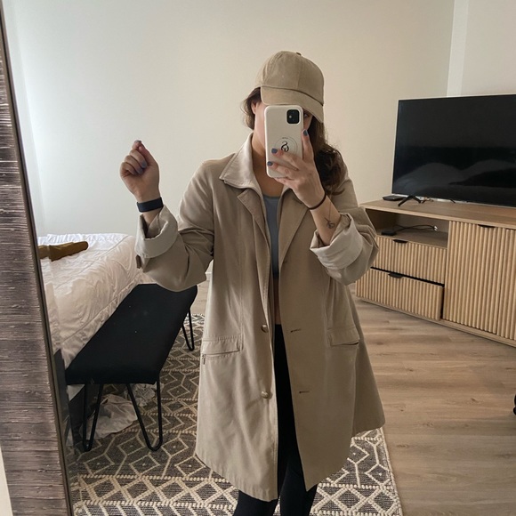 Vintage Gallery Trench in Cream - Picture 2 of 6